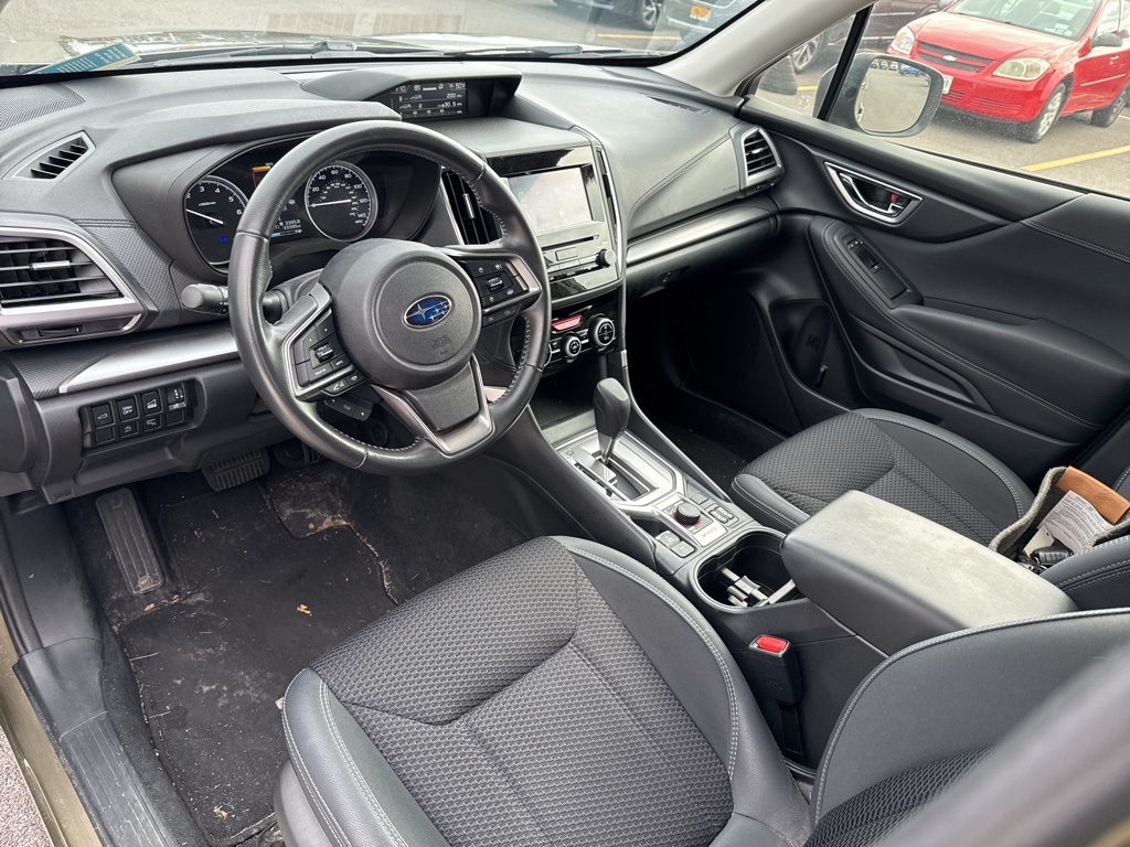 2023 Subaru Forester Premium photo 3