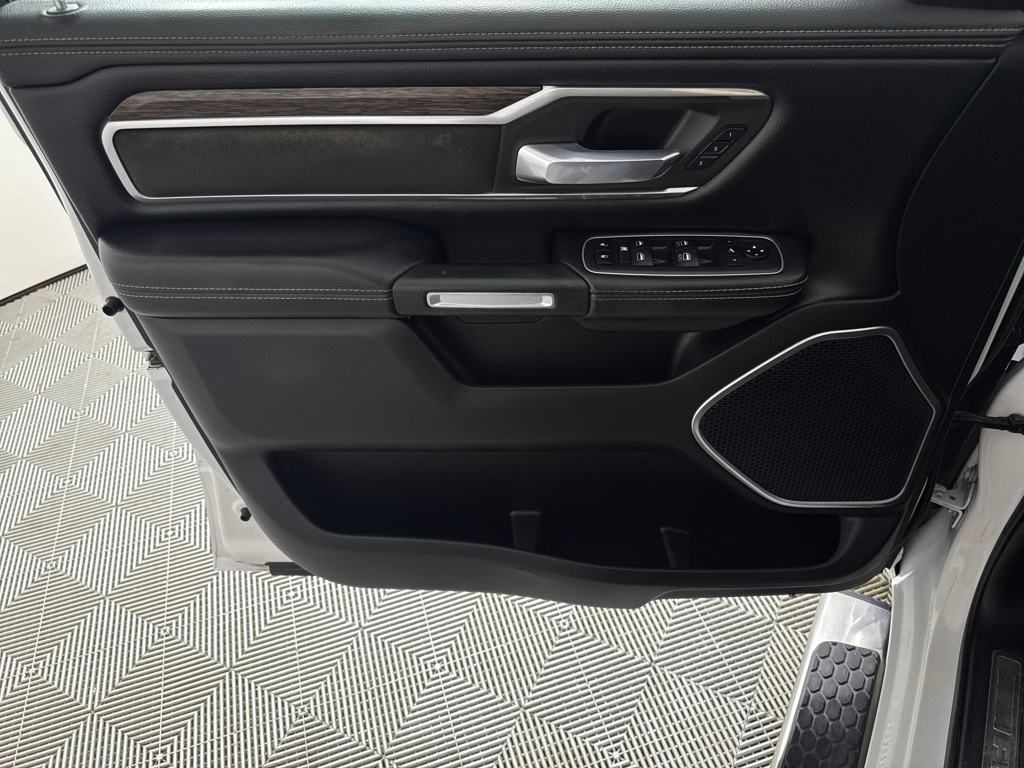 2020 Ram 1500 Laramie photo 16