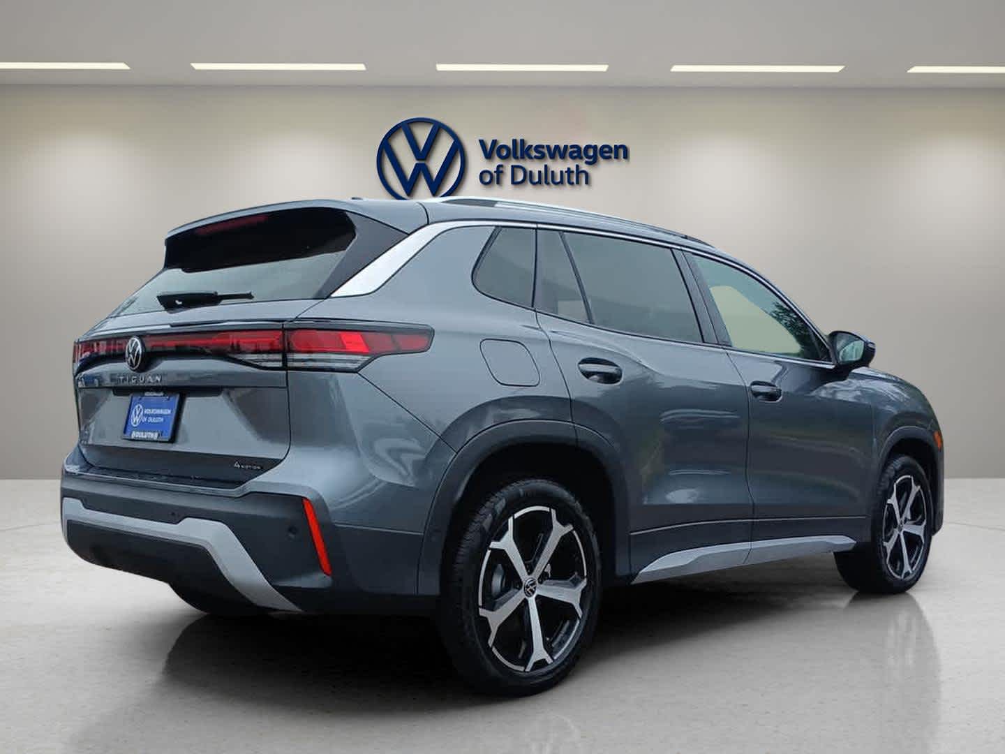 2025 Volkswagen Tiguan SE photo 5