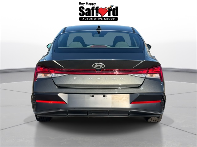2024 Hyundai Elantra SEL Convenience photo 7