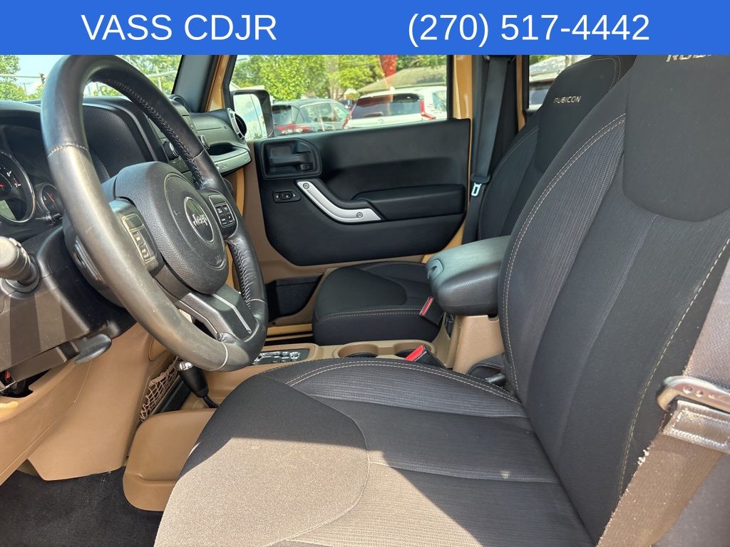 2014 Jeep Wrangler Unlimited Rubicon photo 24