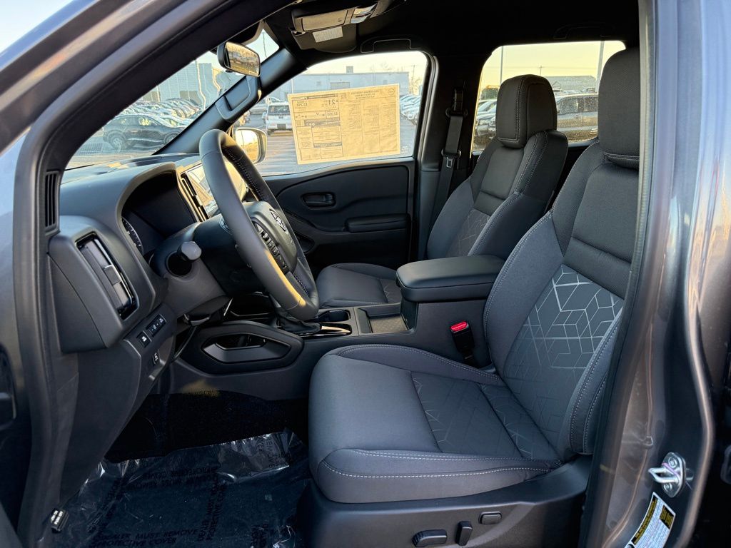 2026 Nissan Frontier SV photo 4