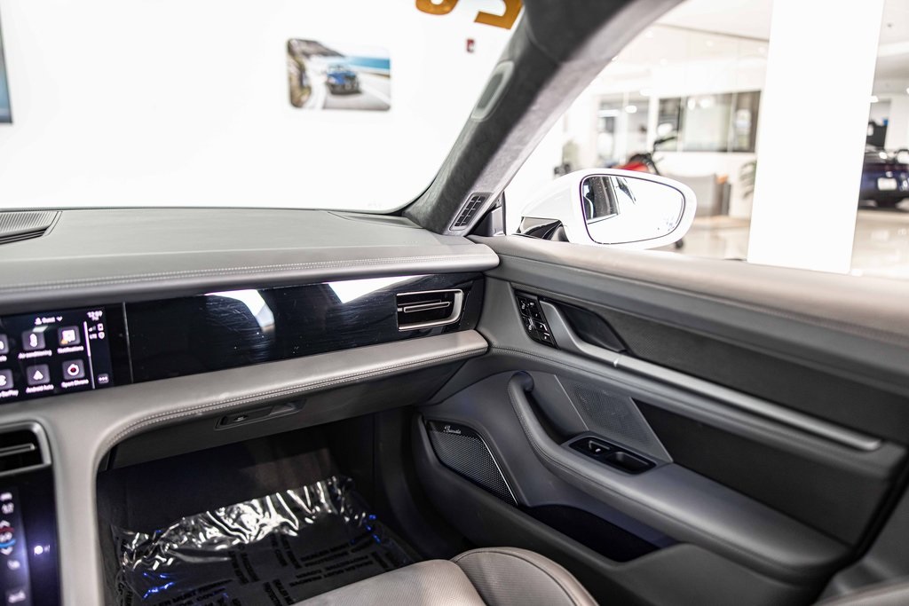 2020 PORSCHE TAYCAN - Image 40