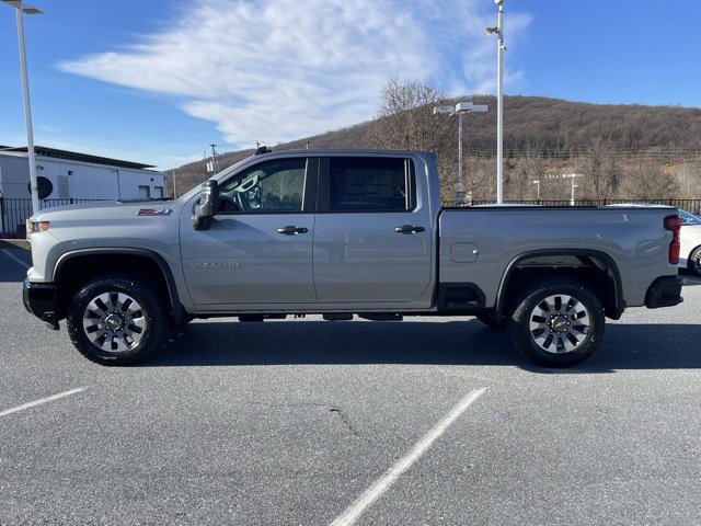 2026 Chevrolet Silverado 2500HD Custom photo 4