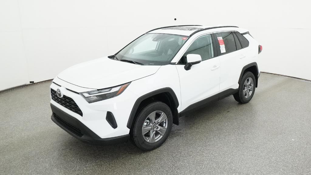 2025 Toyota RAV4 XLE's photo