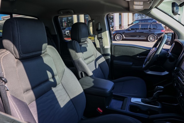 2024 Nissan Frontier SV photo 18