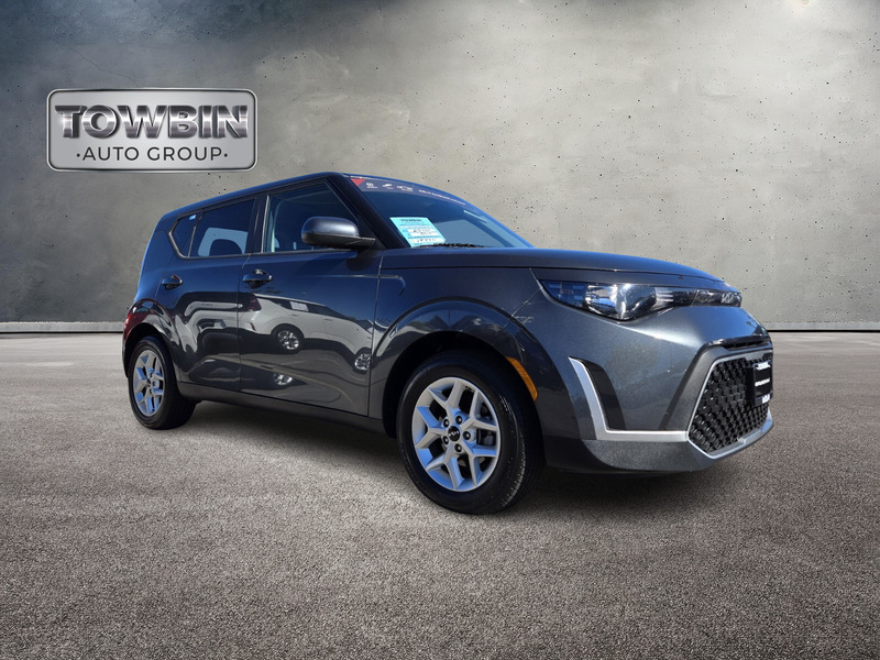 2023 Kia Soul LX S photo 2