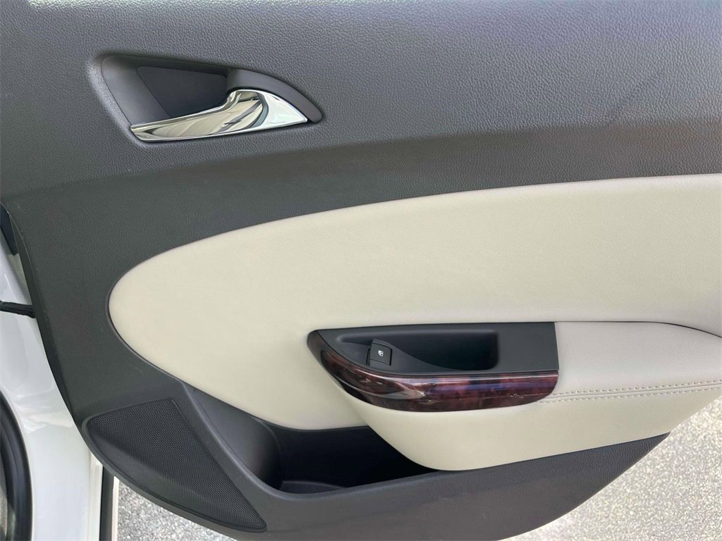2016 Buick Verano Leather photo 16