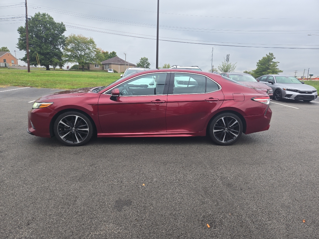 2018 Toyota Camry XSE photo 4