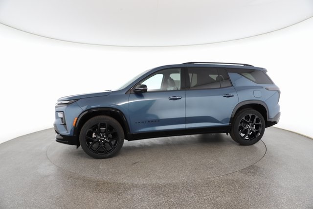 2025 Chevrolet Traverse RS photo 2