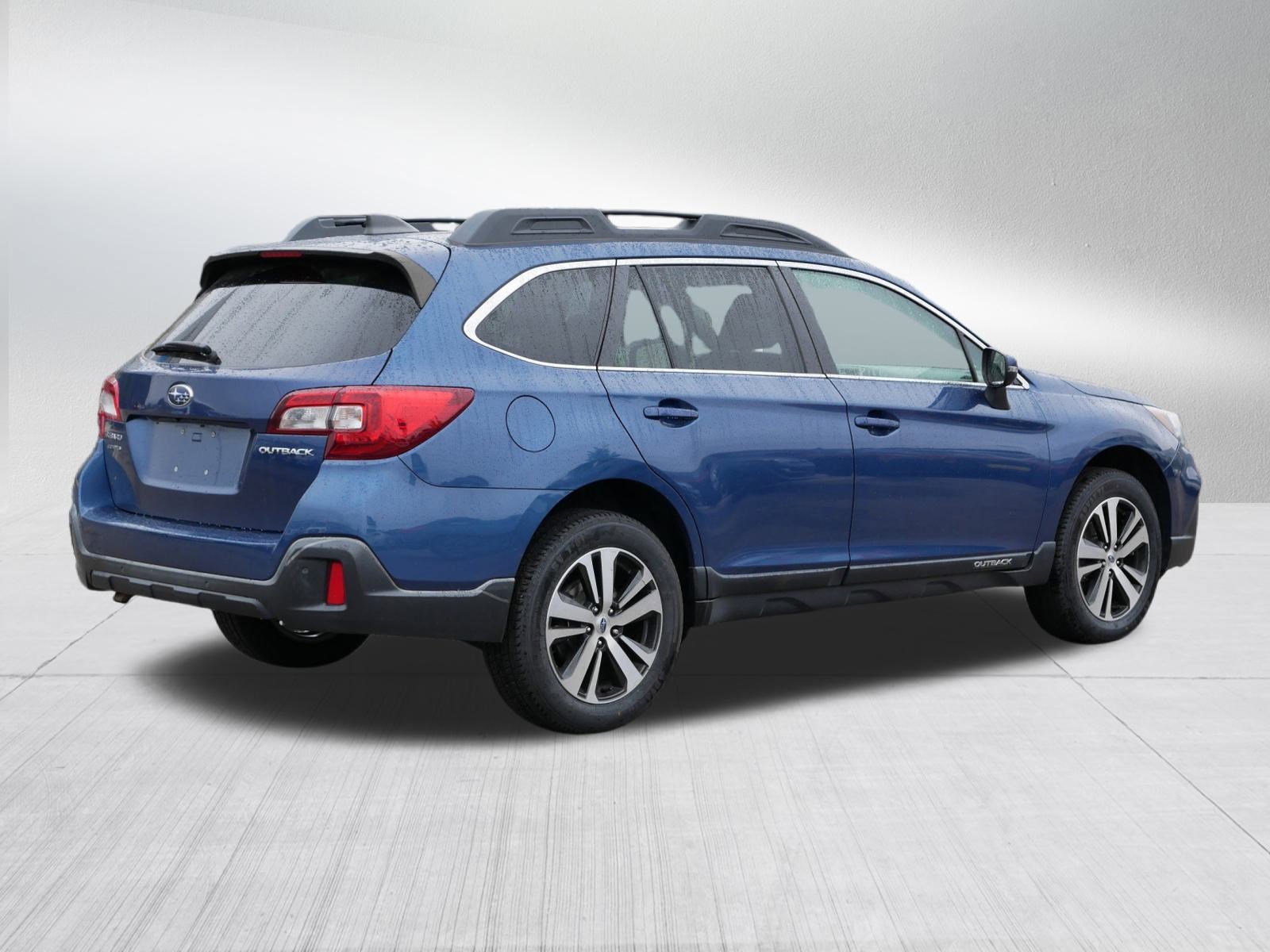 2019 Subaru Outback Limited photo 4