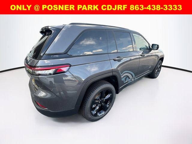 2025 Jeep Grand Cherokee Limited photo 3