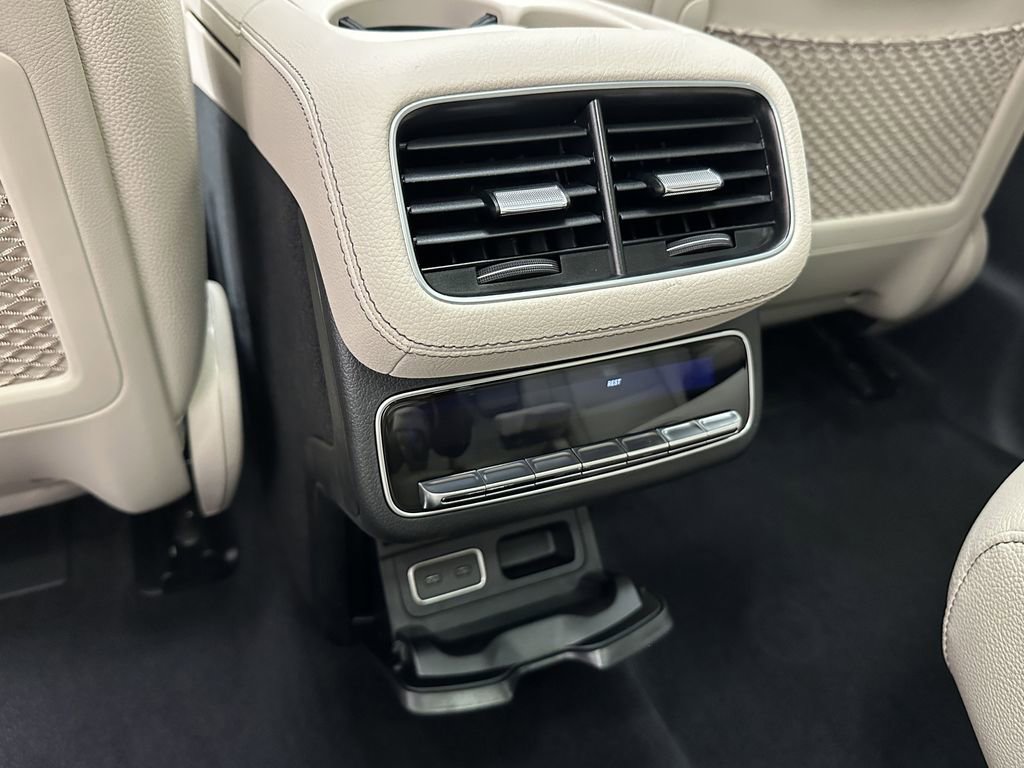 2026 Mercedes Benz GLS 450 4MATIC photo 25