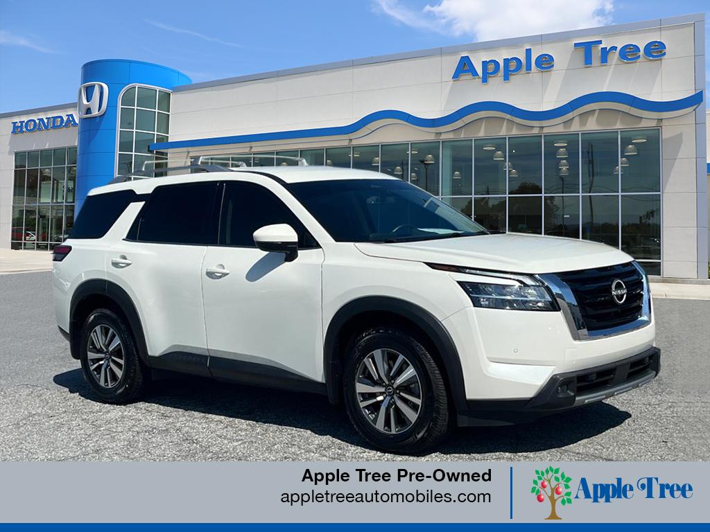 2024 Nissan Pathfinder SL's photo