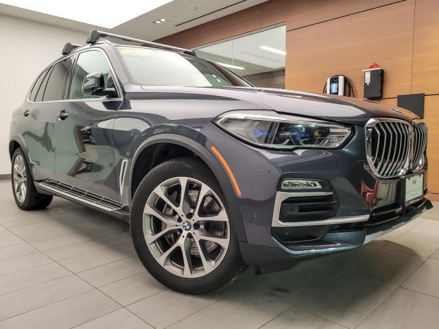 2021 BMW X5 45e's photo