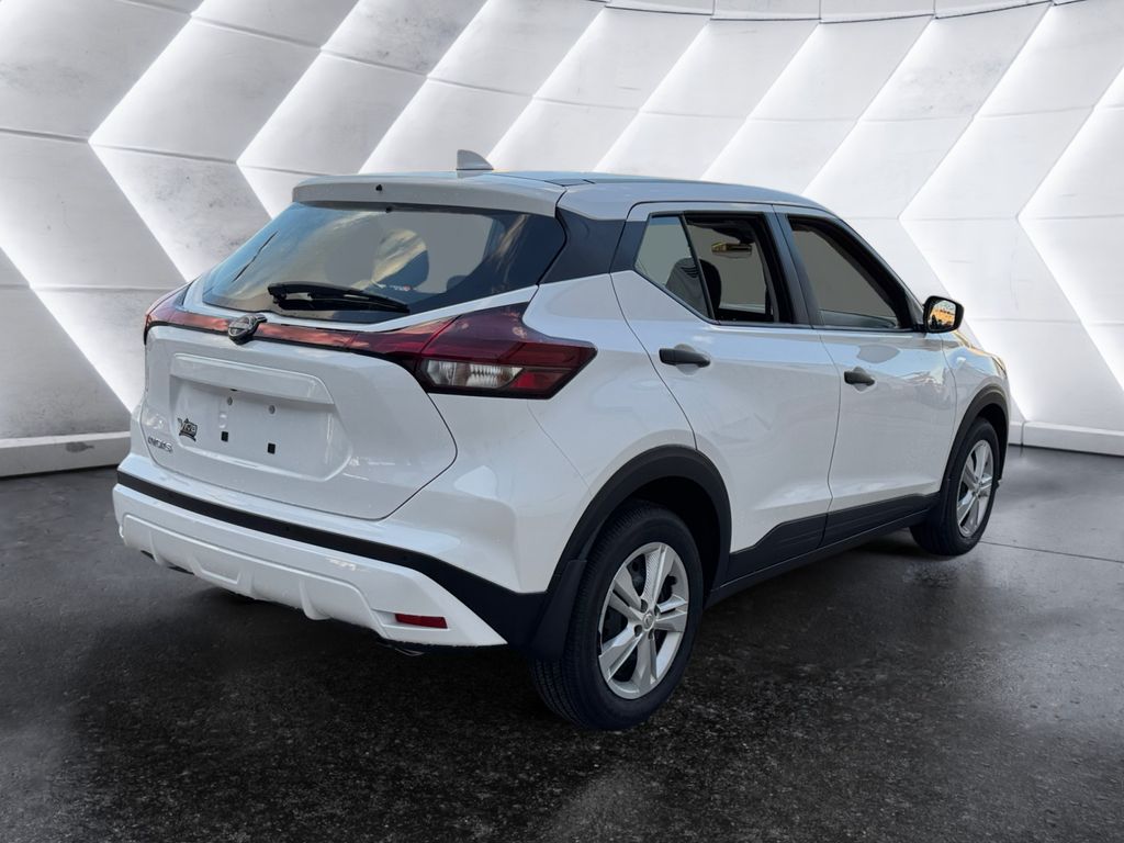 2024 Nissan Kicks S photo 4