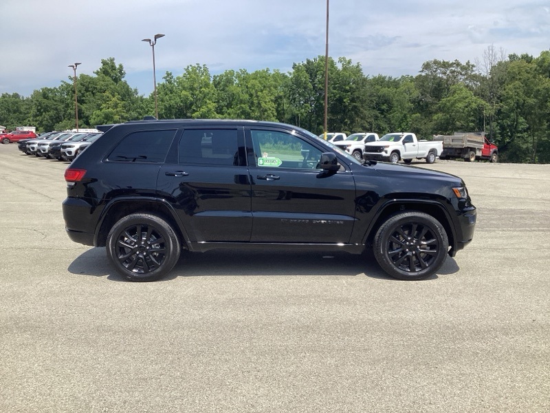 2022 Jeep Cherokee Laredo X photo 3