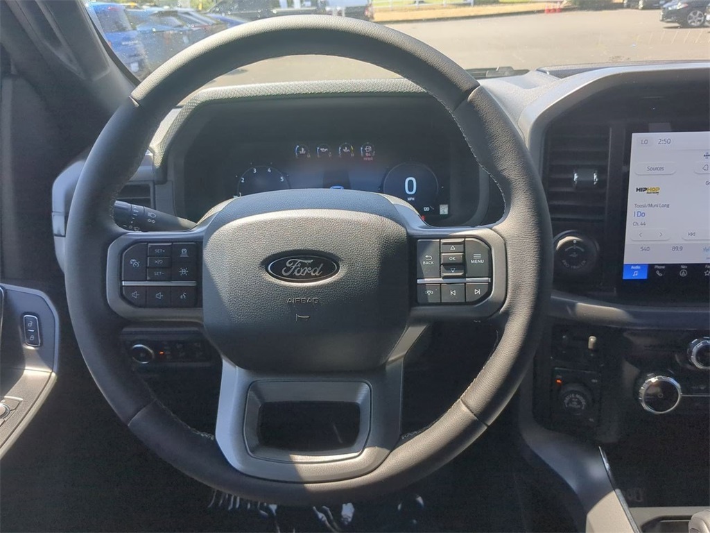 2025 Ford F-150 XLT photo 12