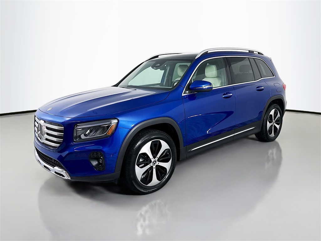 2025 Mercedes-Benz GLB Base's photo