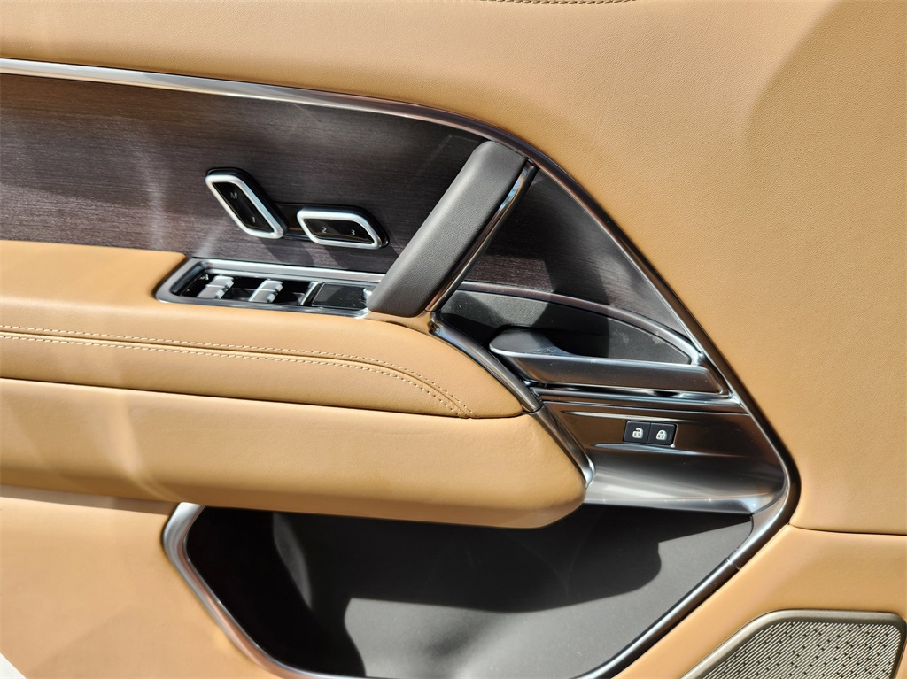 2025 Land Rover Range Rover Autobiography photo 14