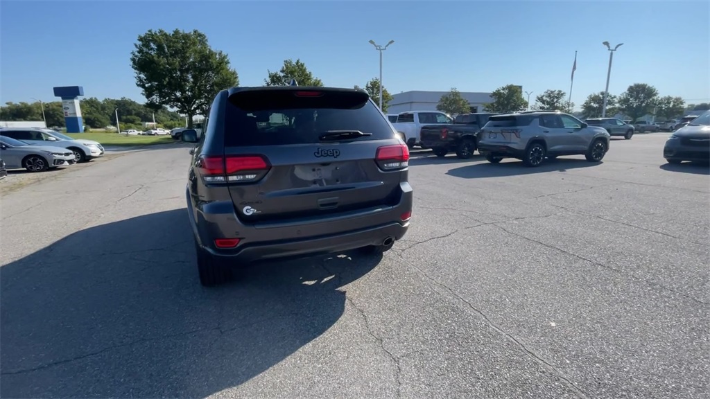 2021 Jeep Grand Cherokee Anniversary Edition photo 5