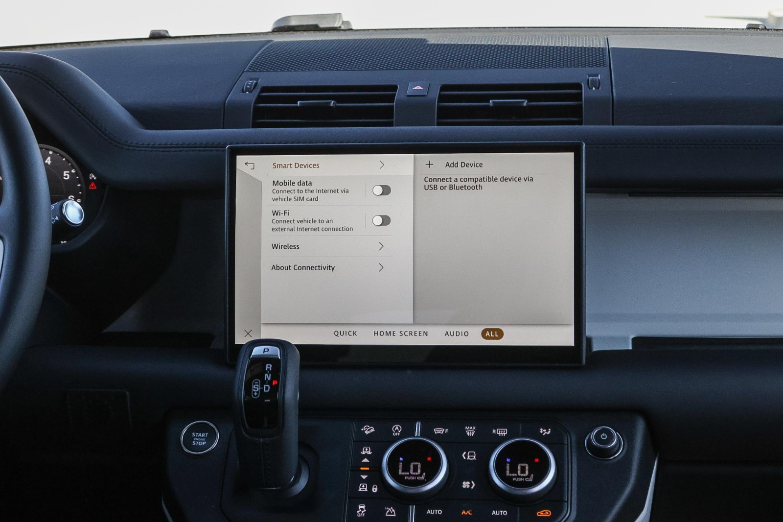 2025 Land Rover Defender 110 X-Dynamic SE photo 15