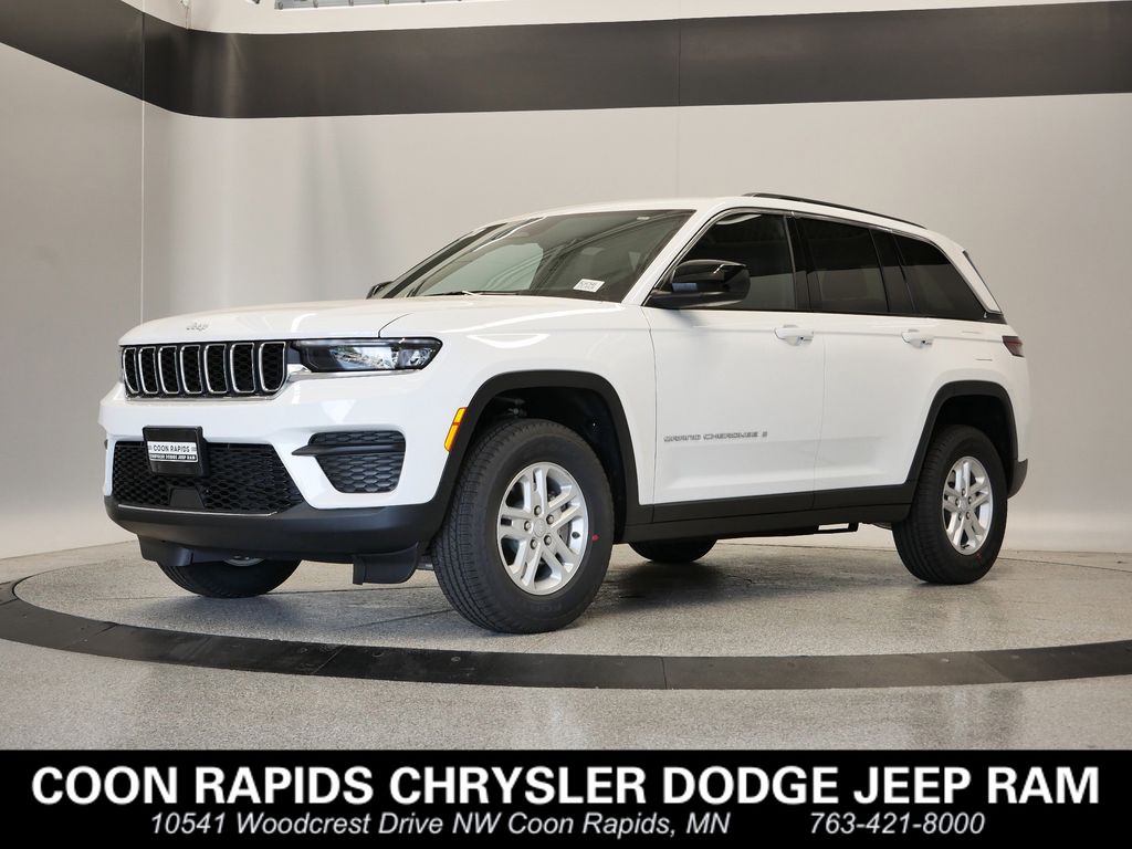 2025 Jeep Grand Cherokee Laredo's photo
