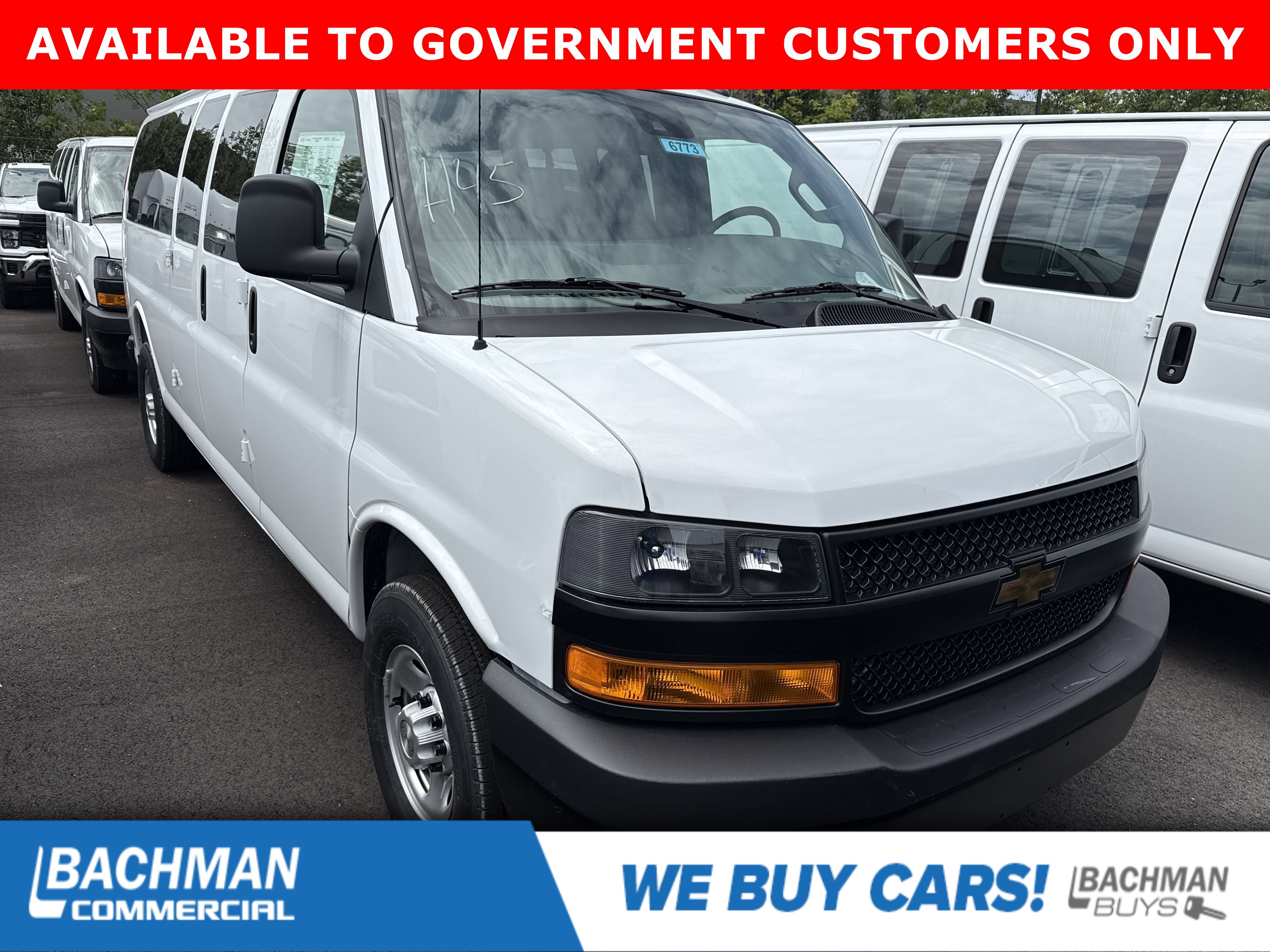 2025 Chevrolet Express Passenger LS's photo