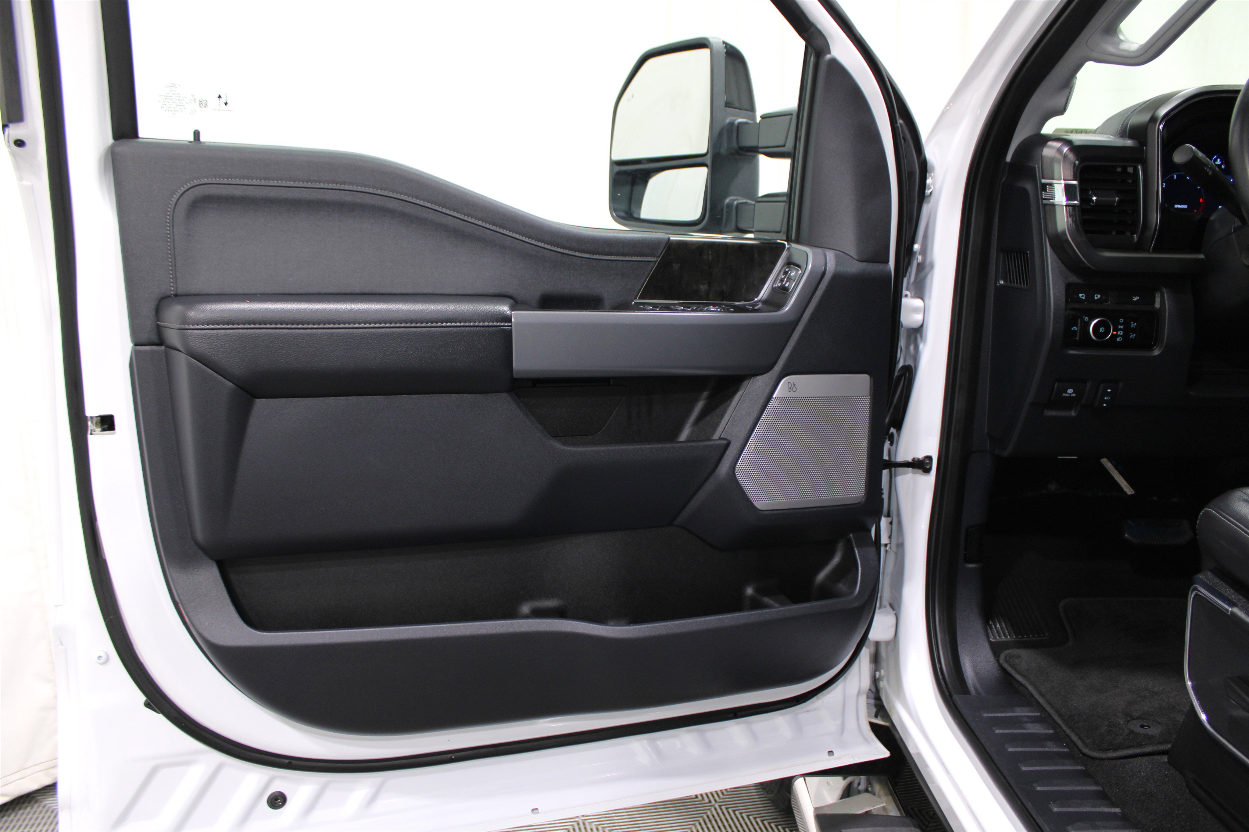 2024 Ford F-250 Lariat photo 5