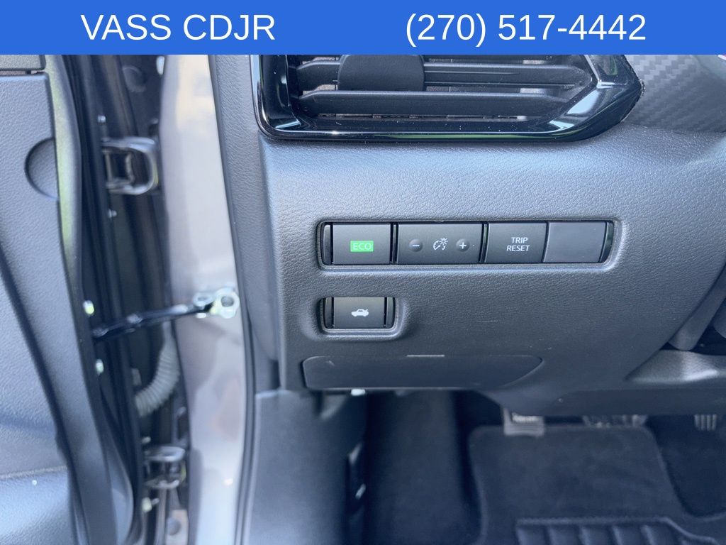 2023 Nissan Sentra SV photo 11