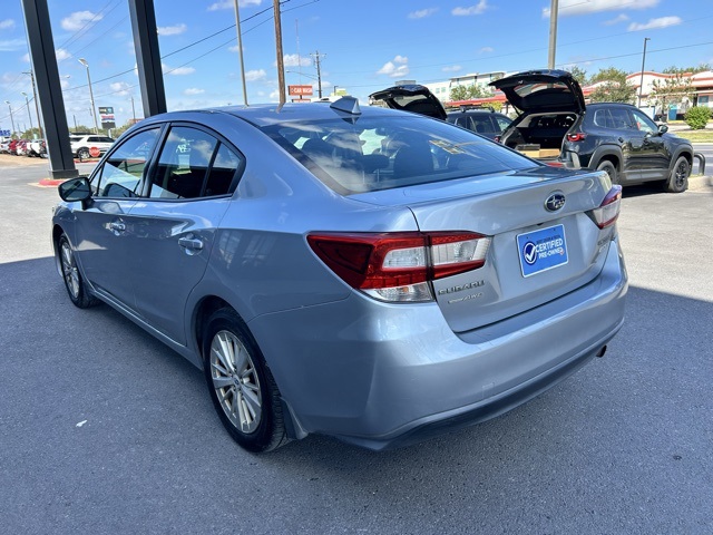 2017 Subaru Impreza 2.0i Premium photo 2