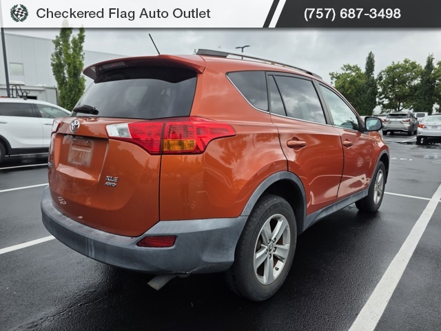 2015 Toyota RAV4 XLE photo 6
