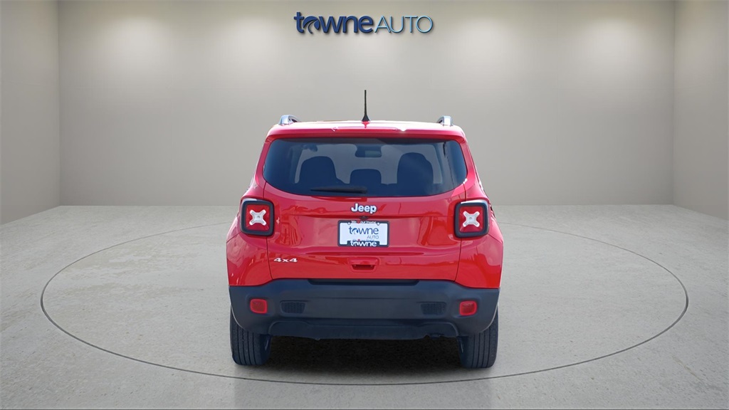 2022 Jeep Renegade Latitude photo 3