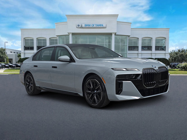 2025 BMW 7 Series 740i's photo