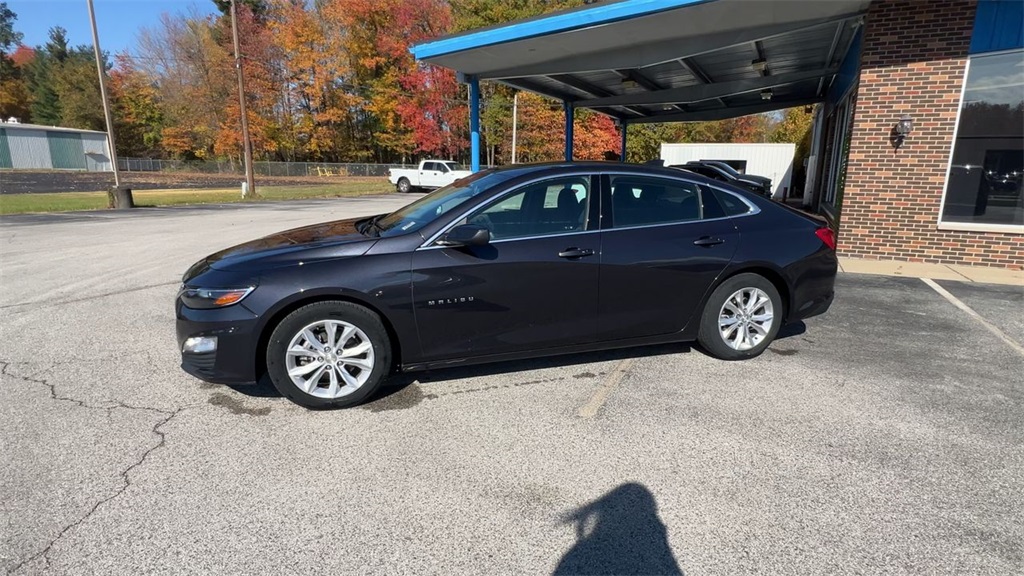 2023 Chevrolet Malibu 1LT photo 2