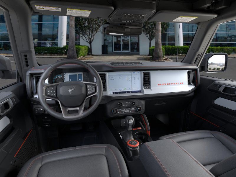 2025 Ford Bronco First Edition photo 9