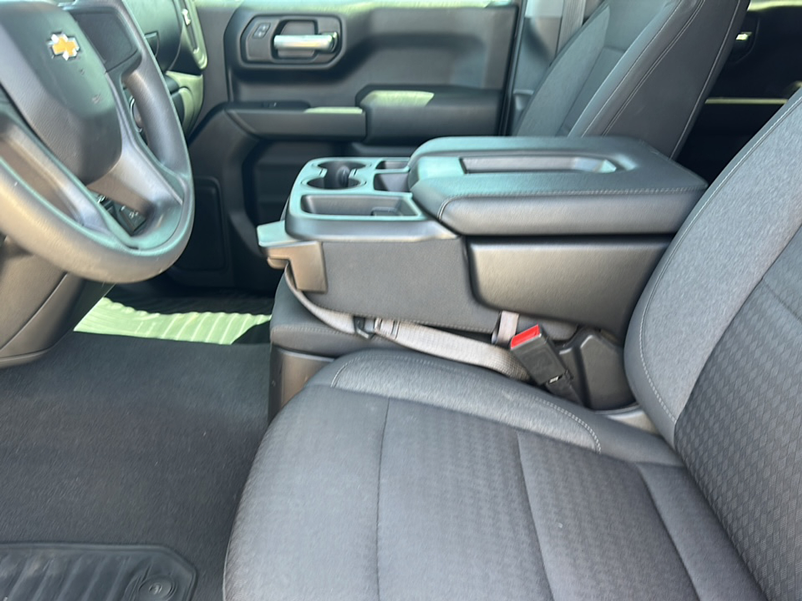 2023 Chevrolet Silverado 1500 Custom photo 3