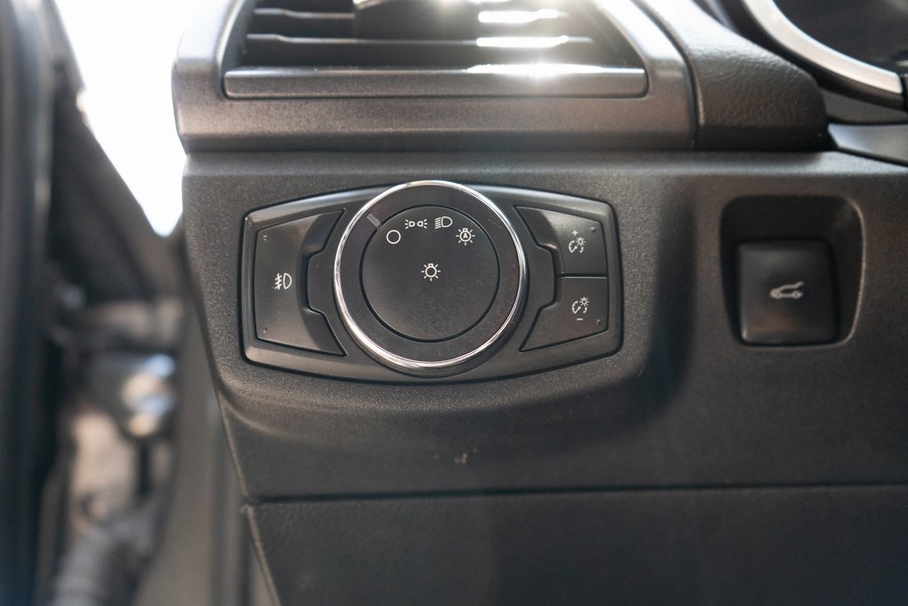 2019 Ford Fusion Hybrid Titanium photo 25