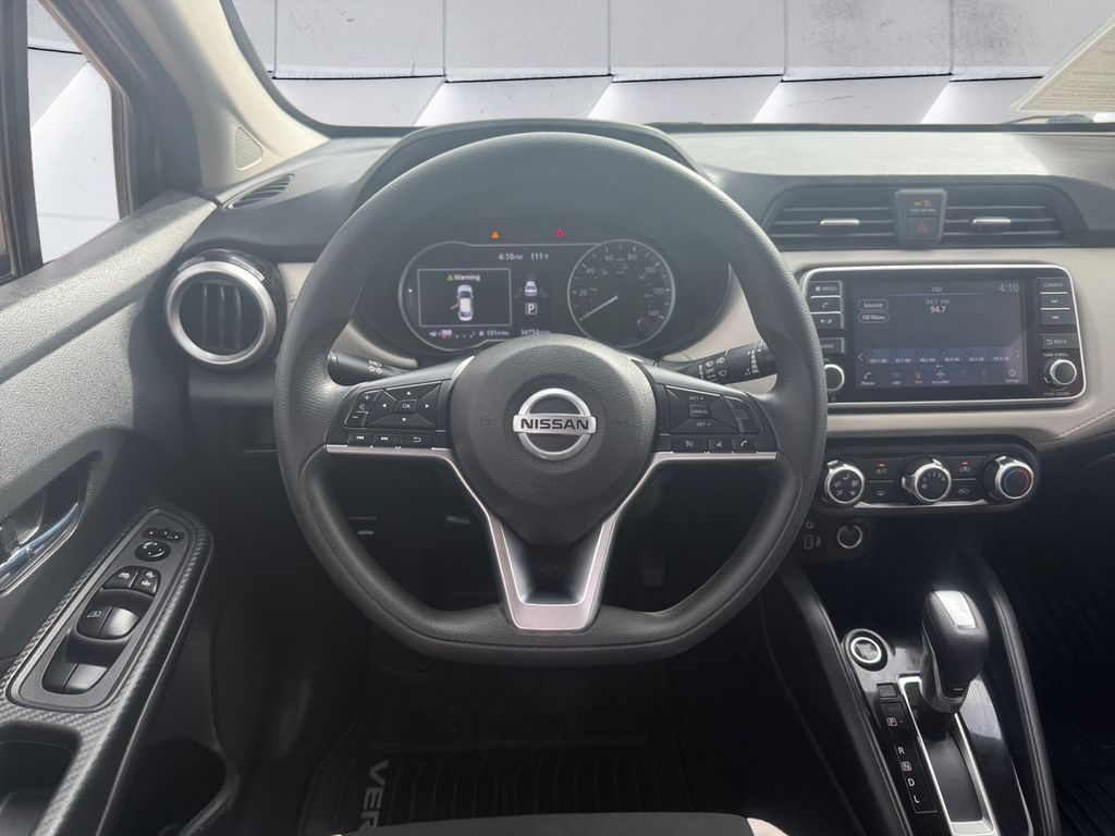2021 Nissan Versa 1.6 SV photo 9