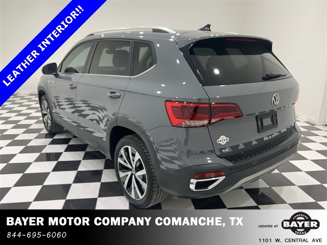 2024 Volkswagen Taos SE photo 3