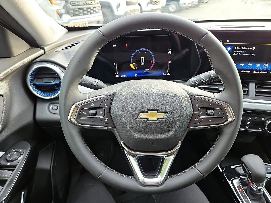 2025 Chevrolet Trax LT photo 14