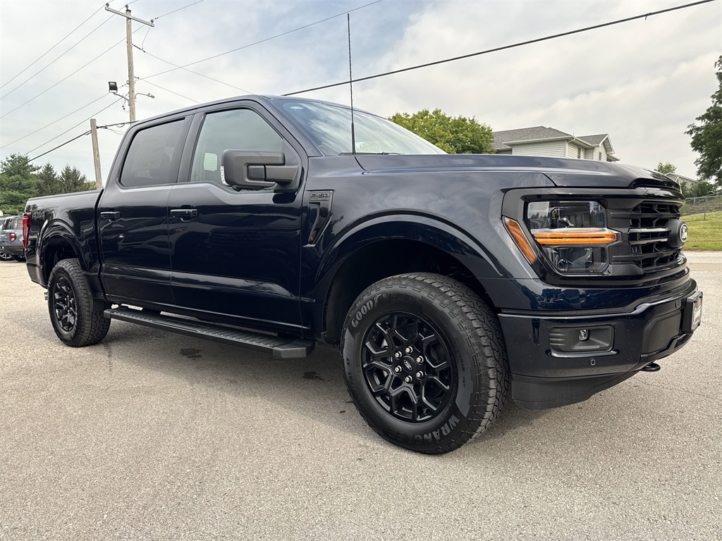 2025 Ford F-150 XLT photo 2
