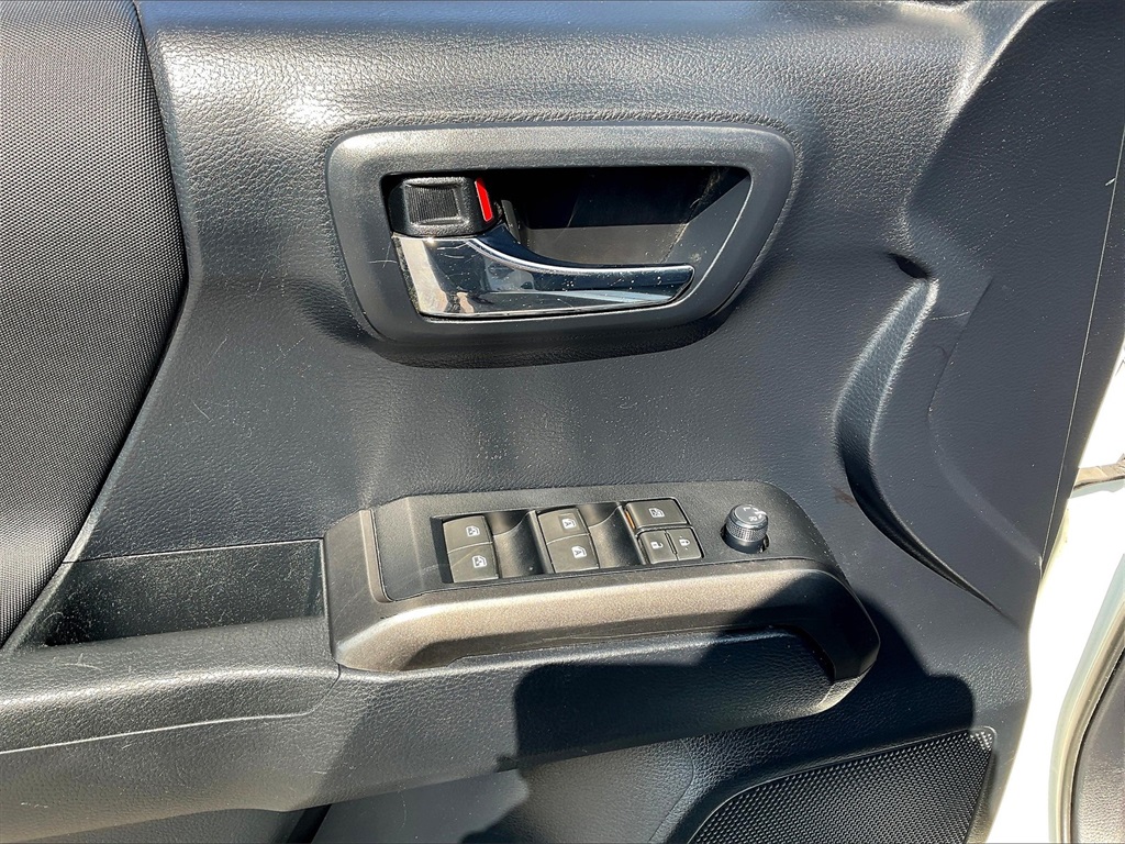2019 Toyota Tacoma TRD Off-Road photo 31