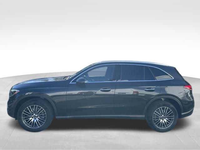 2026 Mercedes Benz GLC 300 4MATIC photo 2