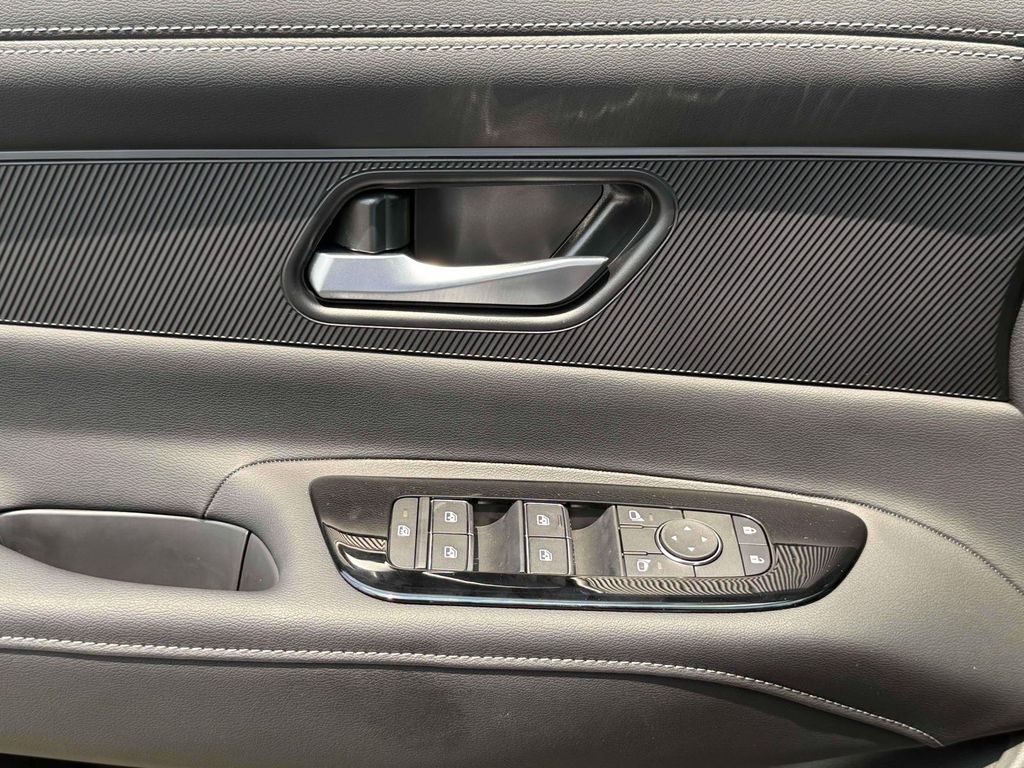 2025 Nissan Murano SV photo 17