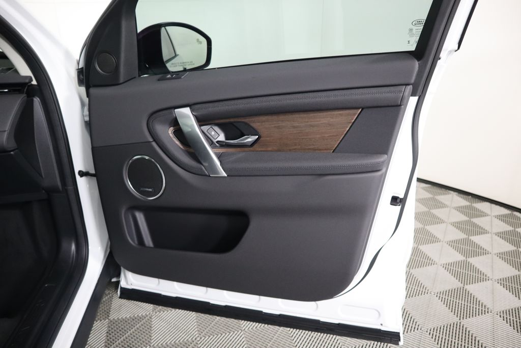 2025 Land Rover Discovery Sport S photo 23