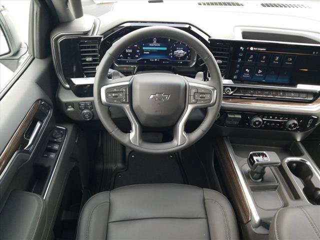 2025 Chevrolet Silverado 1500 RST photo 9