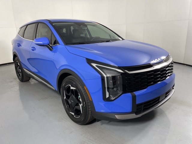2026 Kia Sportage EX photo 2