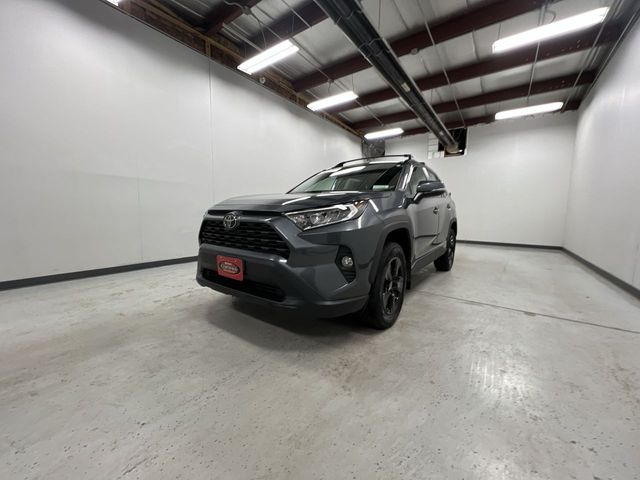 2021 Toyota RAV4 XLE photo 4