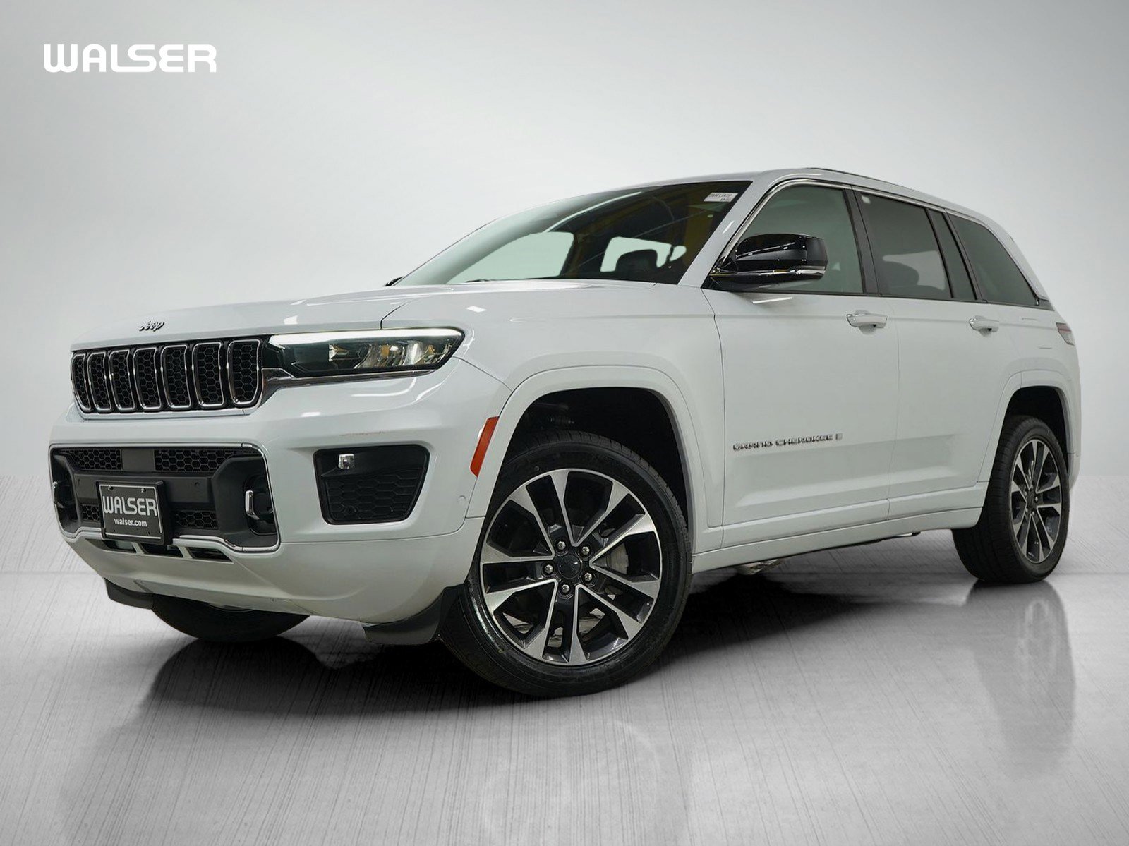 2022 Jeep Grand Cherokee Overland's photo